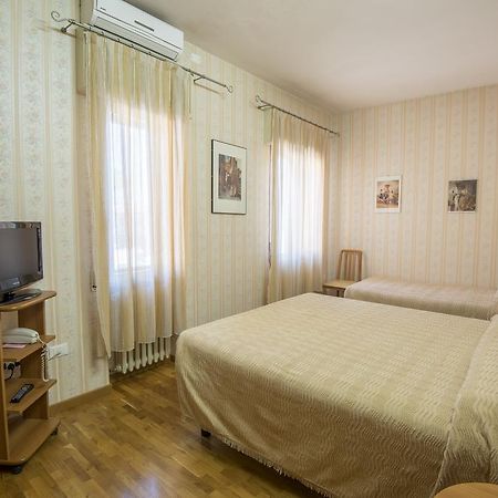 Albergo Ristorante Edo فورليمبوبولي المظهر الخارجي الصورة