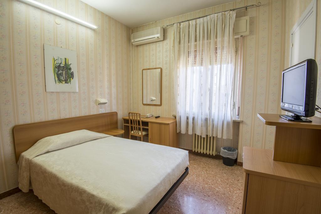 Albergo Ristorante Edo فورليمبوبولي الغرفة الصورة